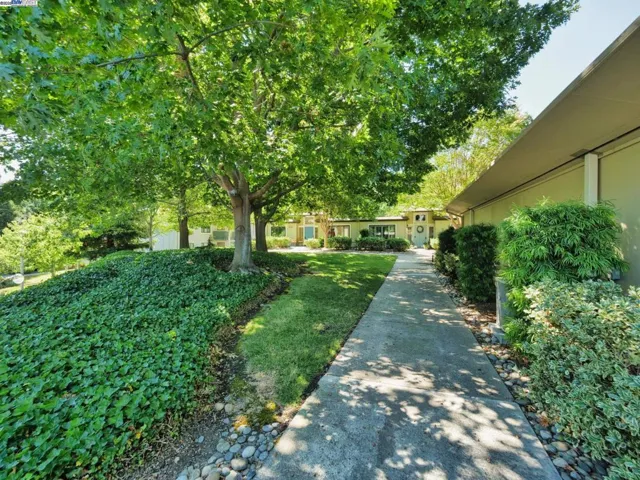 1209 Oakmont Drive 1, Walnut Creek, California 94595