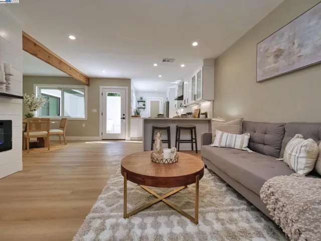 1209 Oakmont Drive 1, Walnut Creek, California 94595