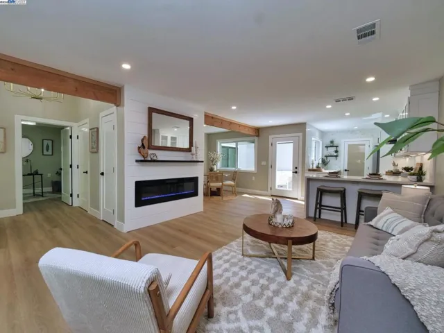 1209 Oakmont Drive 1, Walnut Creek, California 94595