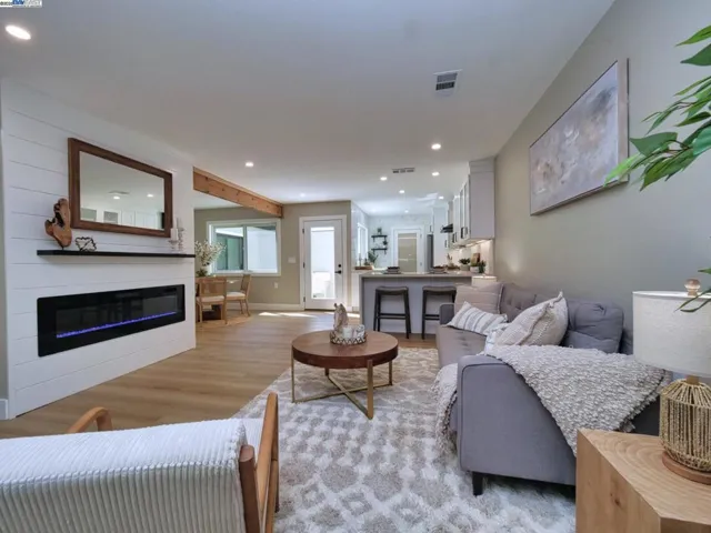 1209 Oakmont Drive 1, Walnut Creek, California 94595