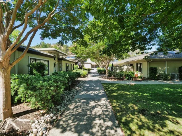 1209 Oakmont Drive 1, Walnut Creek, California 94595