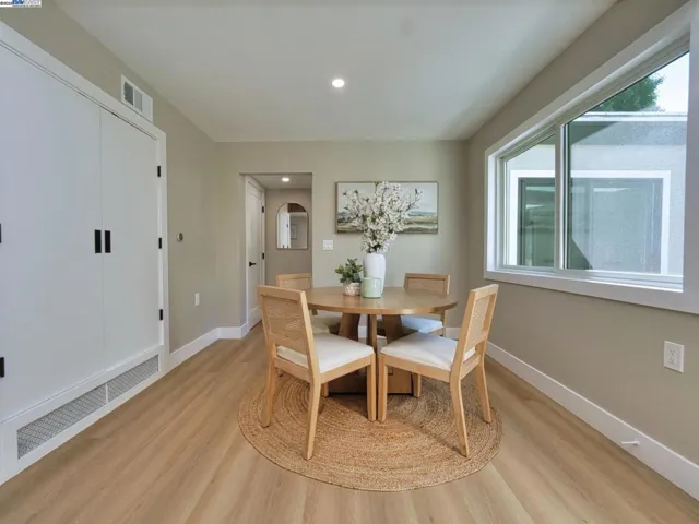 1209 Oakmont Drive 1, Walnut Creek, California 94595
