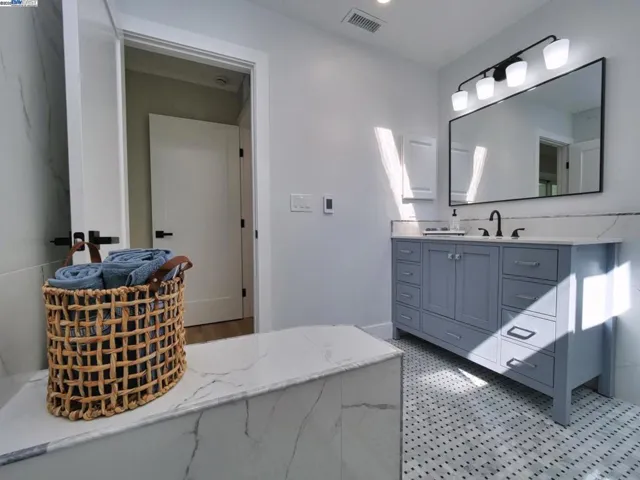 1209 Oakmont Drive 1, Walnut Creek, California 94595