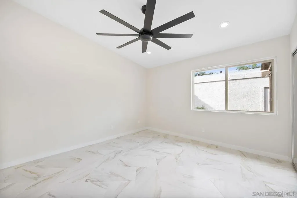 6915 Pear Tree Dr, Carlsbad, California 92011 home-pic-22