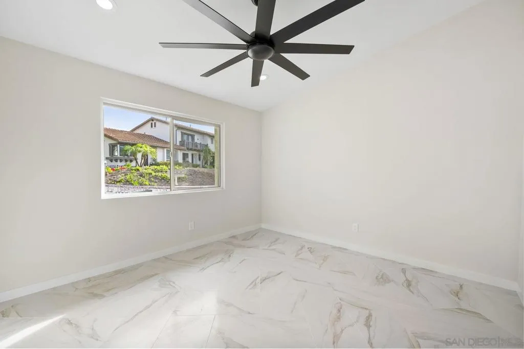 6915 Pear Tree Dr, Carlsbad, California 92011 home-pic-16