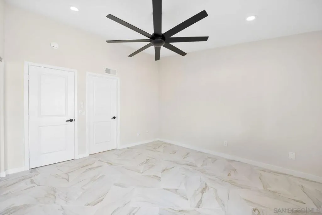 6915 Pear Tree Dr, Carlsbad, California 92011 home-pic-23