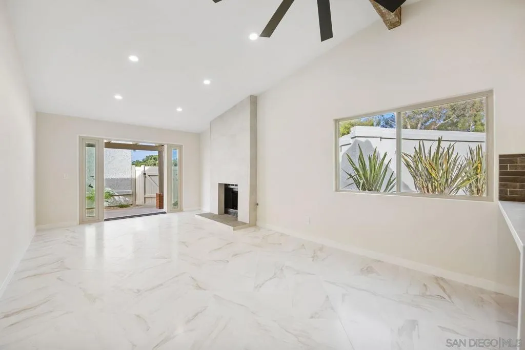 6915 Pear Tree Dr, Carlsbad, California 92011 home-pic-12