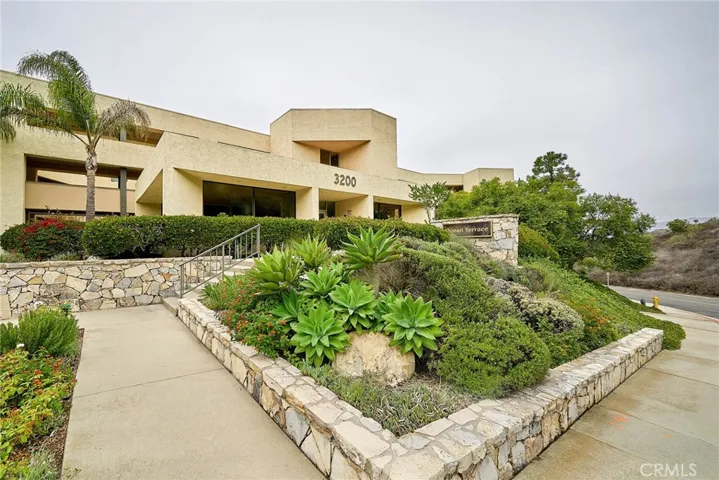 3200 La Rotonda Drive 204, Rancho Palos Verdes, California 90275