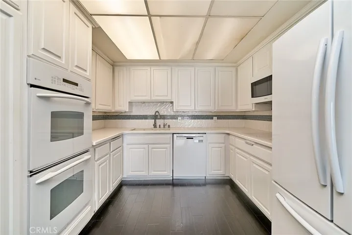 3200 La Rotonda Drive 204, Rancho Palos Verdes, California 90275