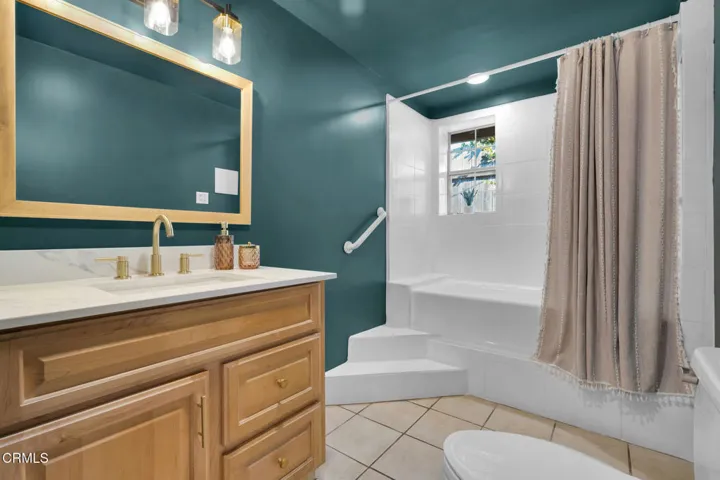 Refreshed Guesthouse Bathroom