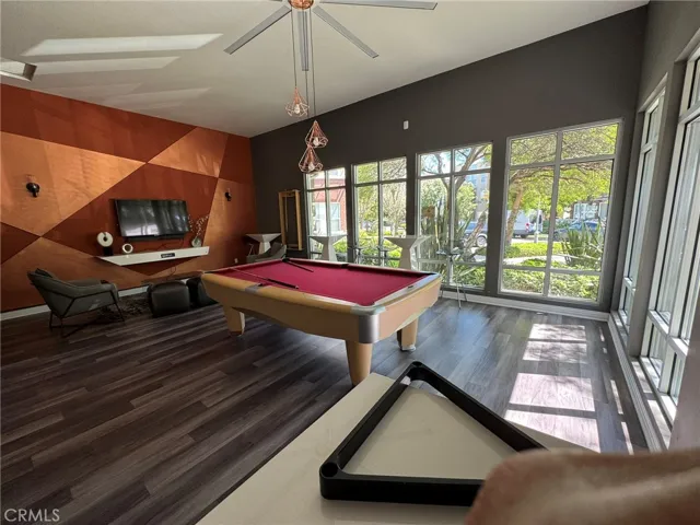 Community pool table