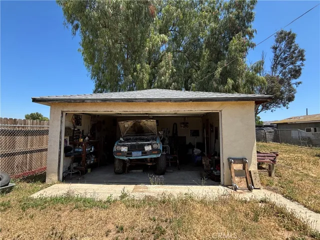 Detached 2 car garage