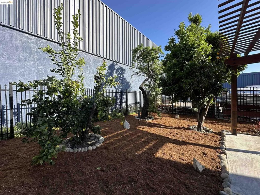 3508 Adeline Street, Oakland, California 94608 home-pic-54