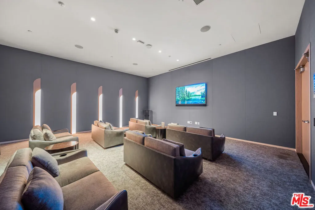 877 Francisco Street  home-pic-29