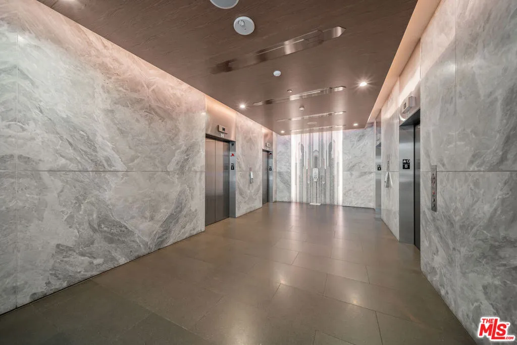 877 Francisco Street  home-pic-3