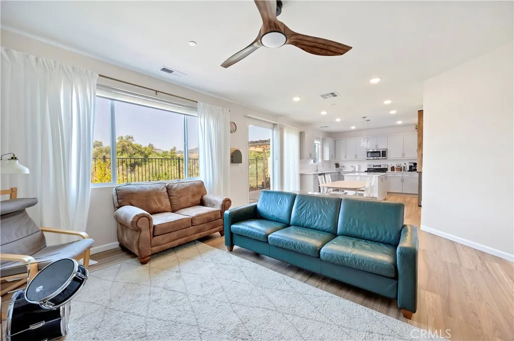 34758 Criollo Way, Fallbrook, California 92028 home-pic-8
