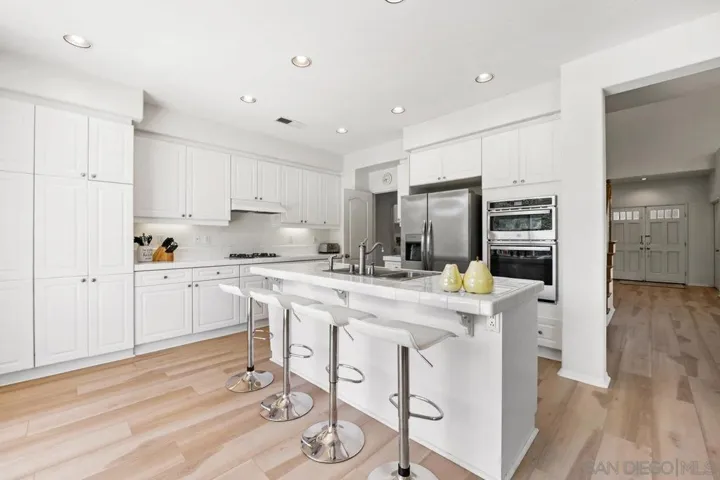 5329 Ruette De Mer, San Diego, California 92130