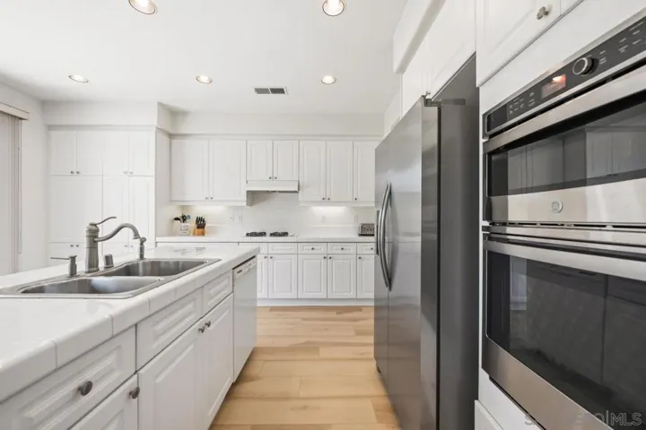 5329 Ruette De Mer, San Diego, California 92130