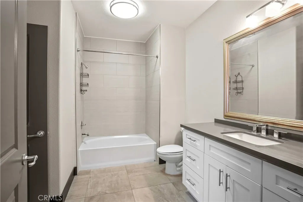 24595 Town Center Drive 3211, Valencia, California 91355 home-pic-8