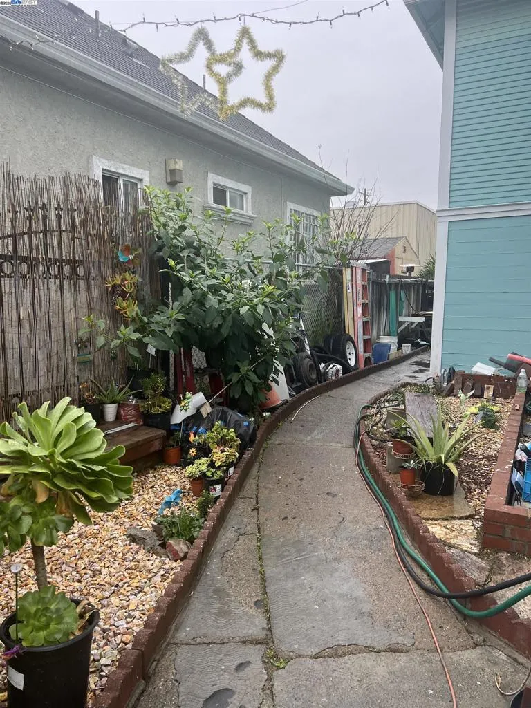 619 2nd St, Richmond, California 94801 home-pic-40