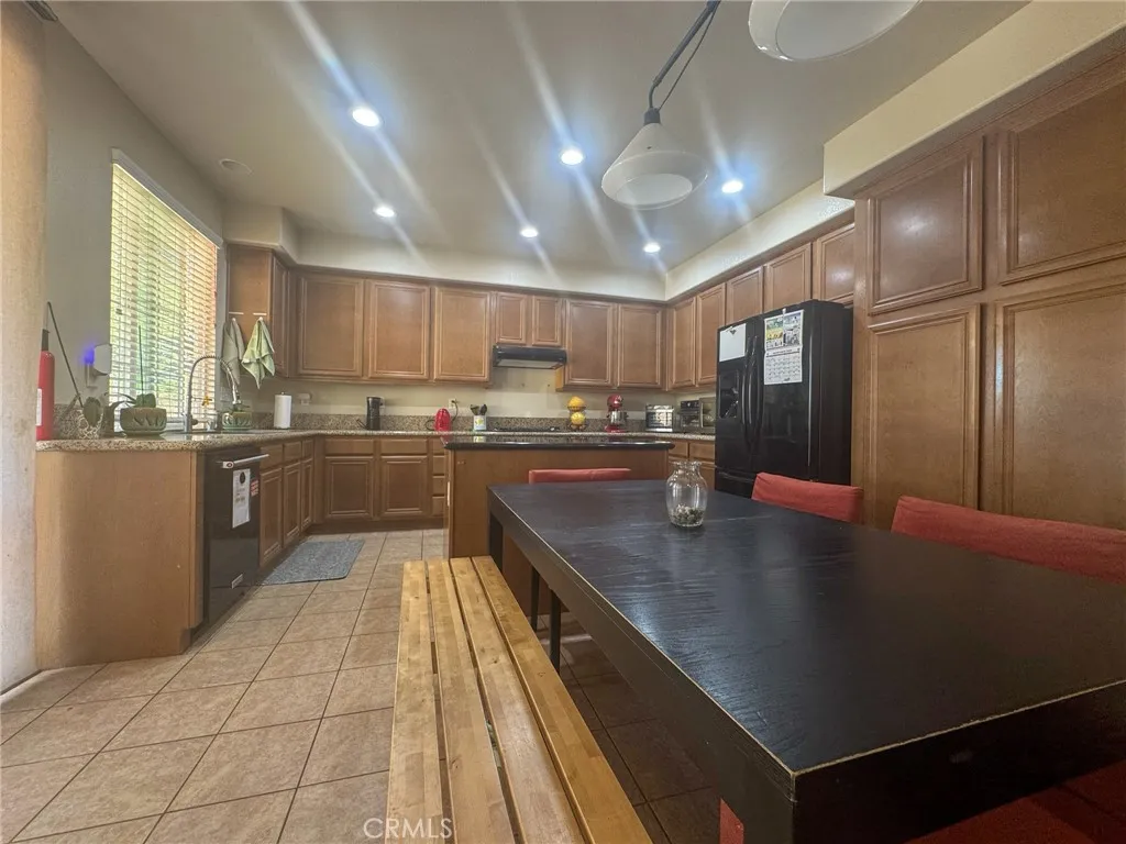 10086 Deville Drive, Moreno Valley, California 92557 home-pic-23