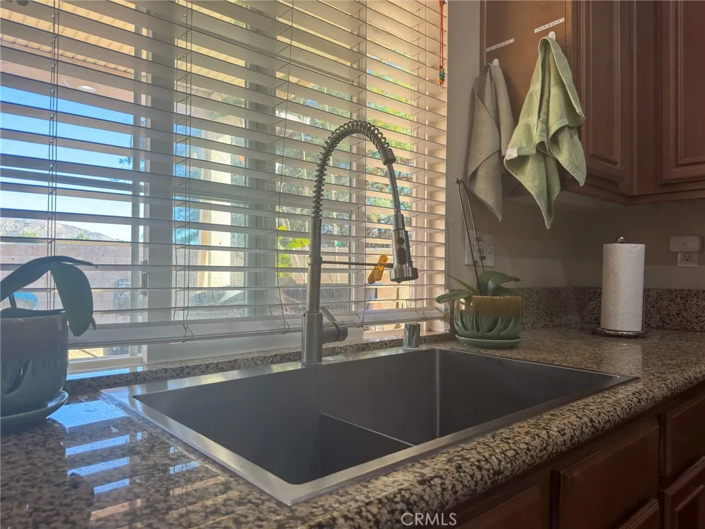 10086 Deville Drive, Moreno Valley, California 92557 home-pic-27