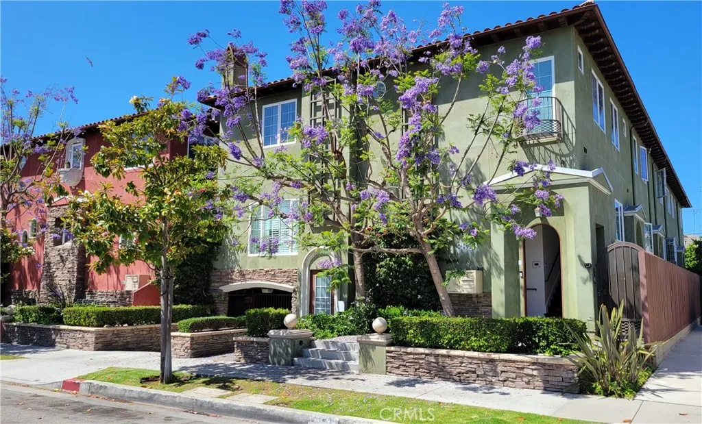 3823 Huron Avenue 1, Culver City, California 90232, 3 Bedrooms Bedrooms, ,3 BathroomsBathrooms,Residential Lease,For Rent,Huron,SB25182779