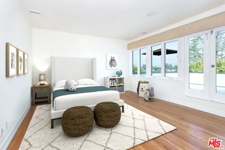 upstairs bedroom - virtually s