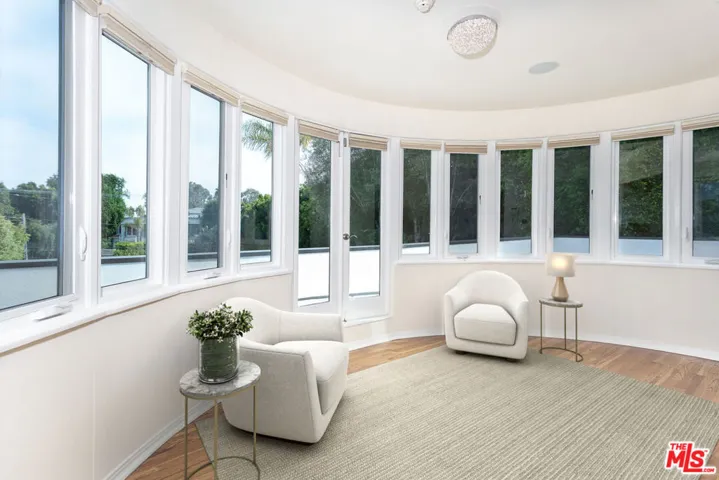 upstairs landing - virtually s