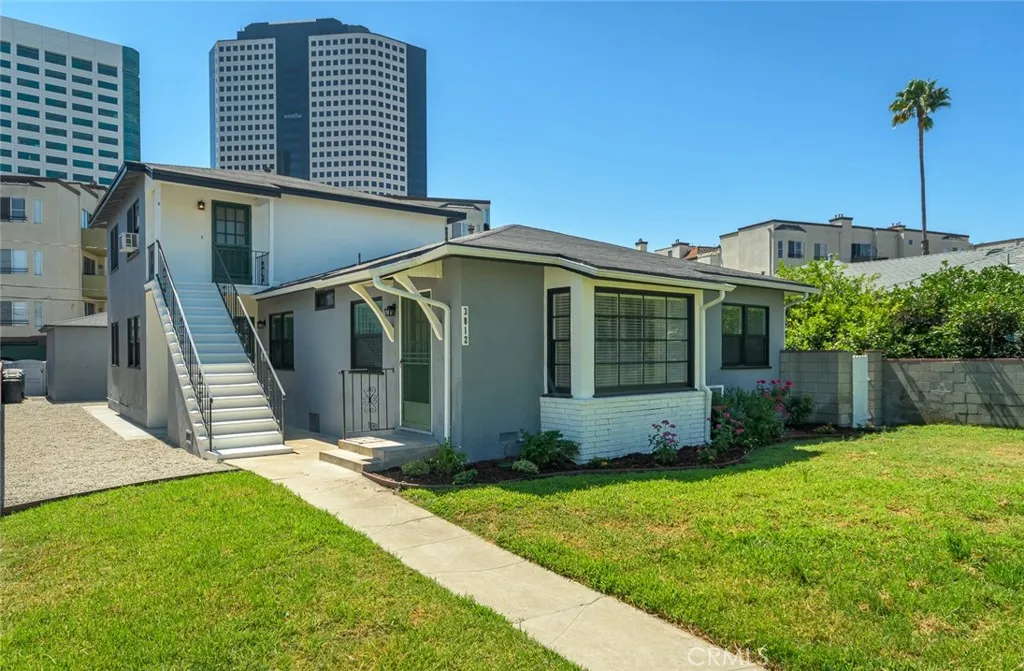 3812 W Heffron Drive C, Burbank, California 91505, 1 Bedroom Bedrooms, ,1 BathroomBathrooms,Residential Lease,For Rent,Heffron,BB25186019