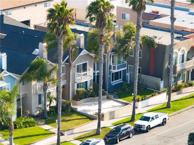 320 17th Street, Huntington Beach, California 92648