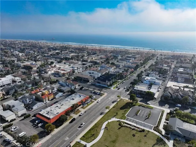 320 17th Street, Huntington Beach, California 92648