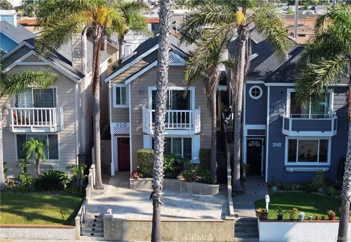 320 17th Street, Huntington Beach, California 92648