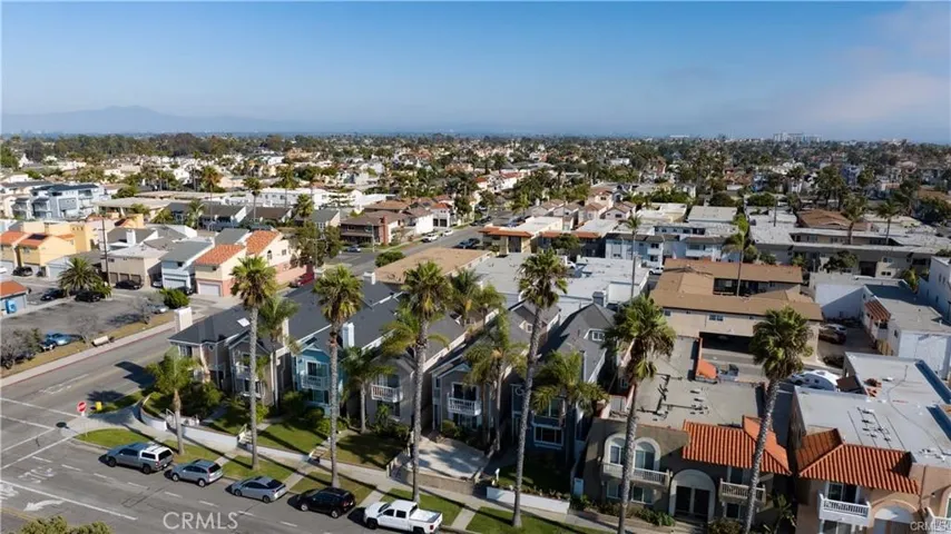 320 17th Street, Huntington Beach, California 92648