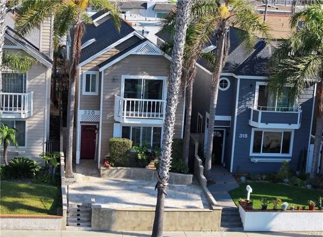 320 17th Street, Huntington Beach, California 92648