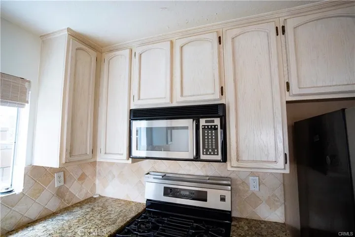 320 17th Street, Huntington Beach, California 92648