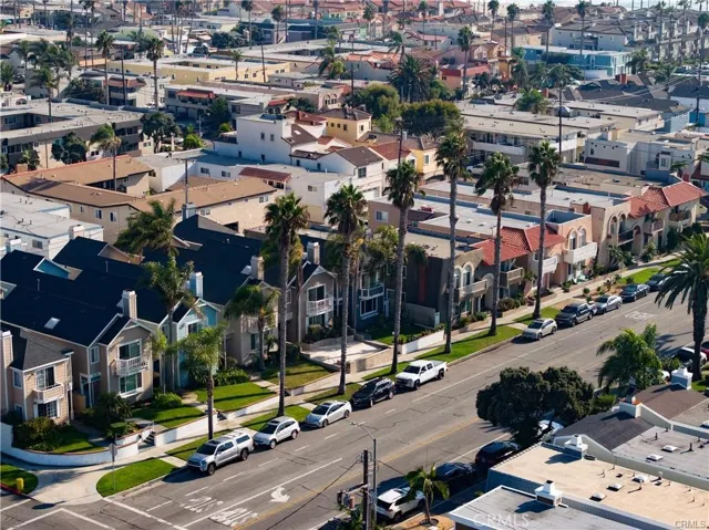 320 17th Street, Huntington Beach, California 92648