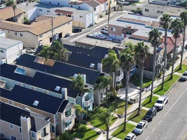 320 17th Street, Huntington Beach, California 92648