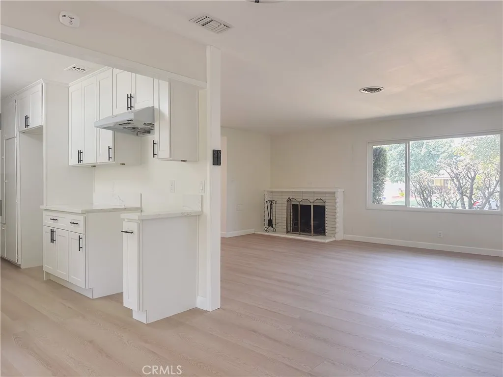 1124 N Soldano Drive, Azusa, California 91702 home-pic-3