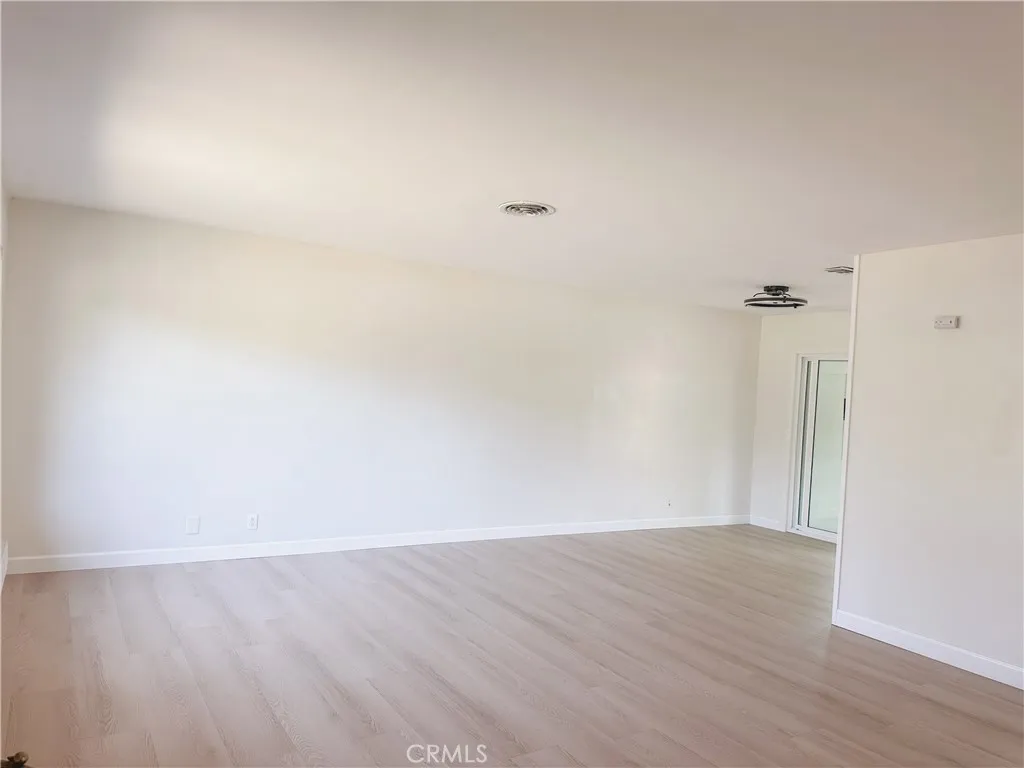 1124 N Soldano Drive, Azusa, California 91702 home-pic-4