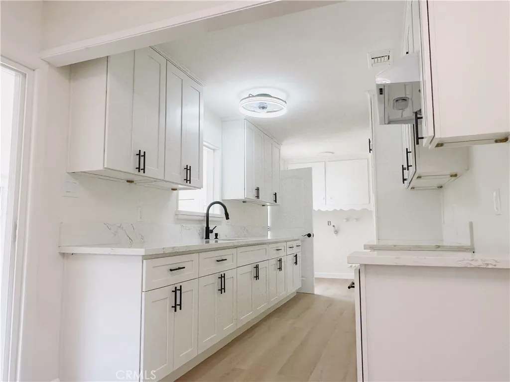 1124 N Soldano Drive, Azusa, California 91702 home-pic-15