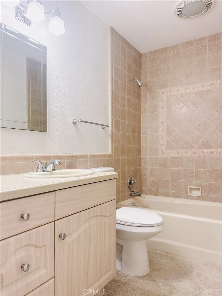 1124 N Soldano Drive, Azusa, California 91702 home-pic-5