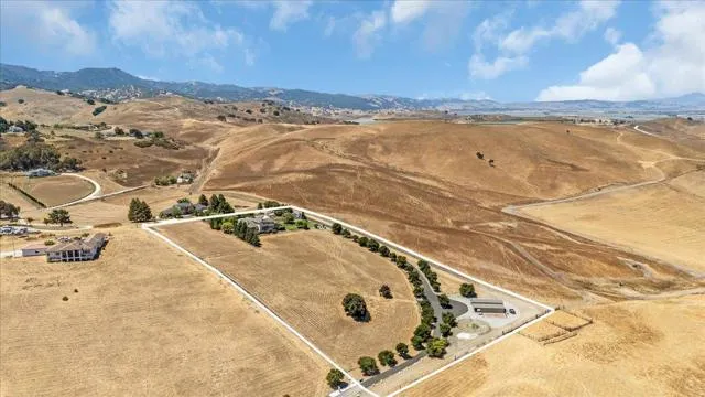 275 Nicholson Drive, Hollister, California 95023