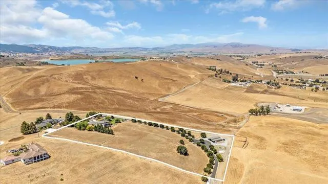275 Nicholson Drive, Hollister, California 95023