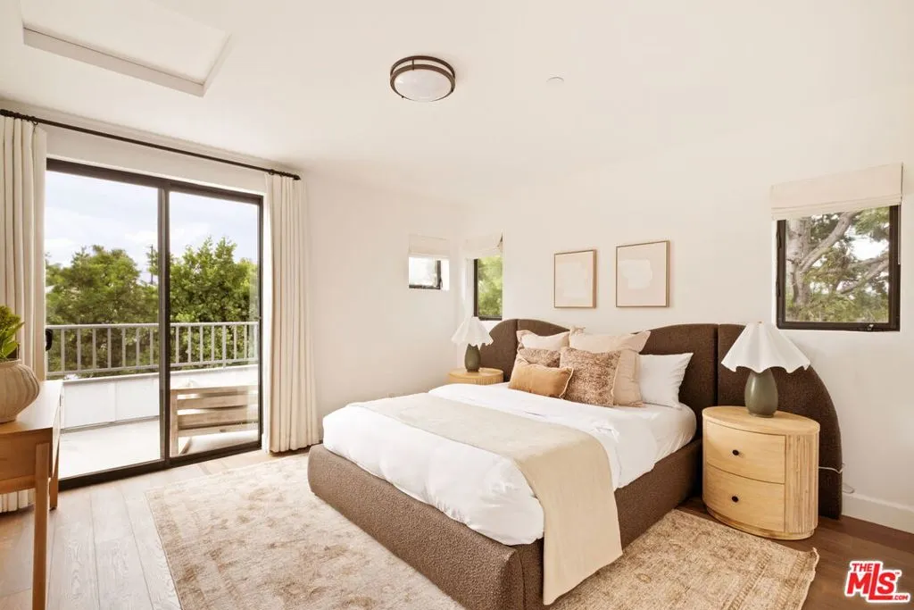 1023 Superba Avenue, Venice, California 90291 home-pic-15