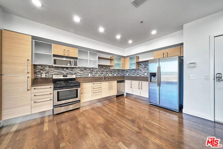 1234 Wilshire Boulevard 516, Los Angeles, California 90017