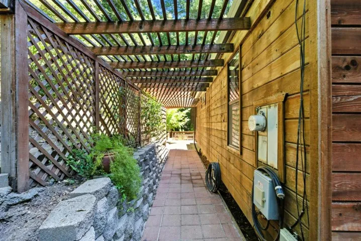 720 Quigg Way, Boulder Creek, California 95006
