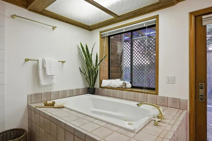 720 Quigg Way, Boulder Creek, California 95006