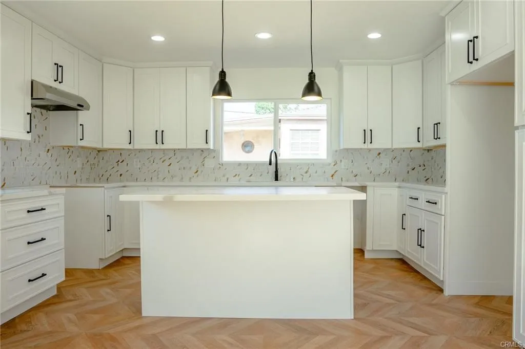 5916 Walnut Avenue, Long Beach, California 90805 home-pic-2