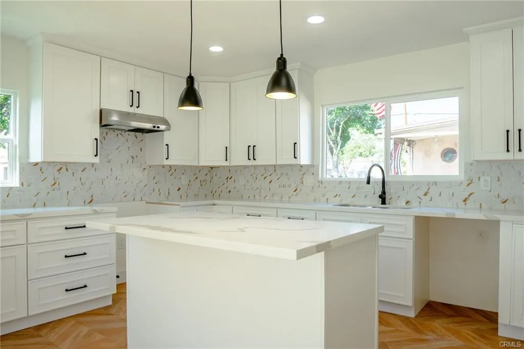 5916 Walnut Avenue, Long Beach, California 90805 home-pic-3
